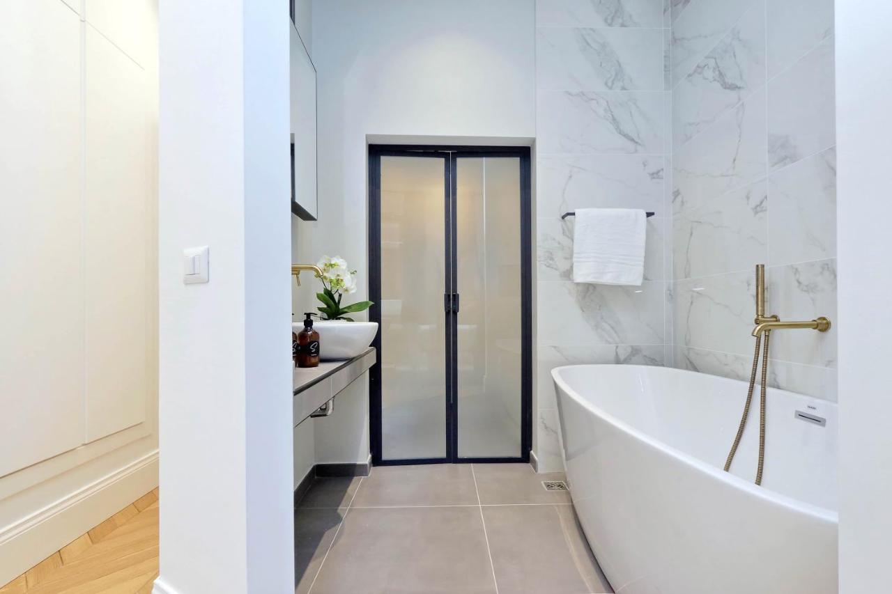 Eve Guest House At Trevi Fountain Рим Екстер'єр фото