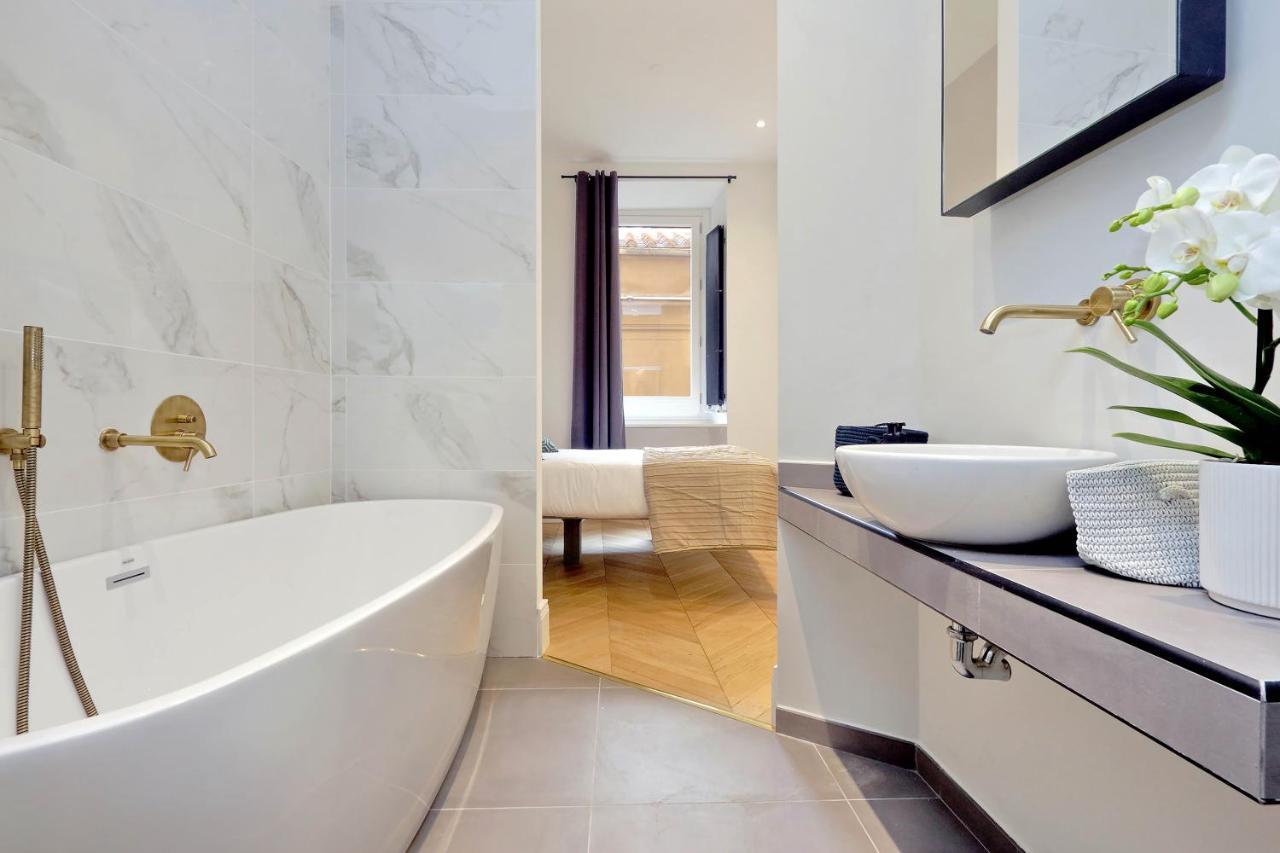Eve Guest House At Trevi Fountain Рим Екстер'єр фото